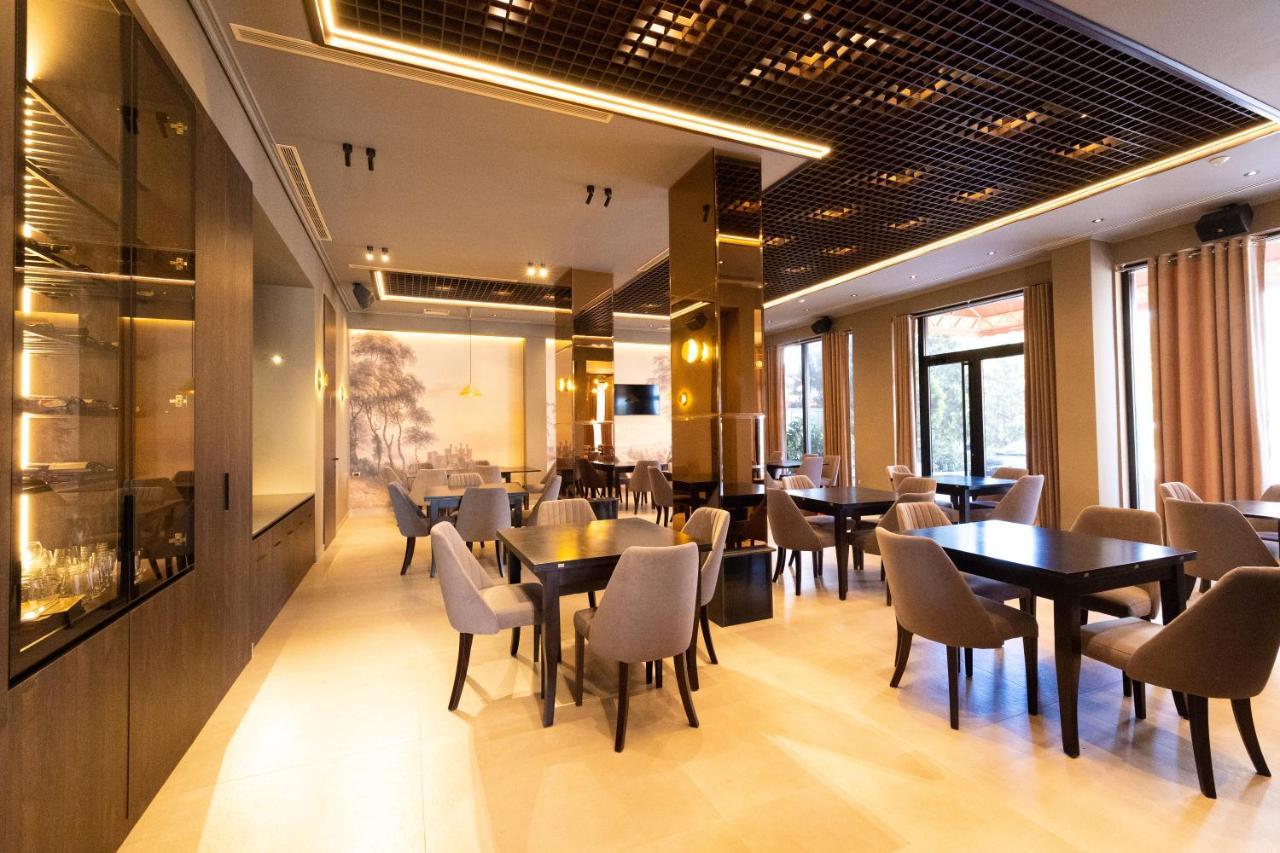 New Donantelo Hotel Vlorë Exteriör bild