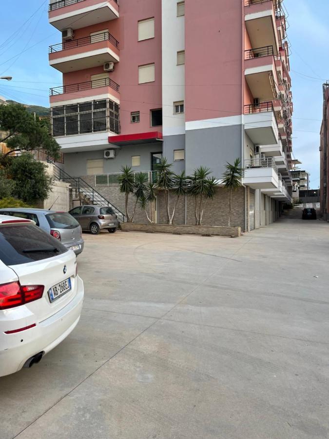 New Donantelo Hotel Vlorë Exteriör bild