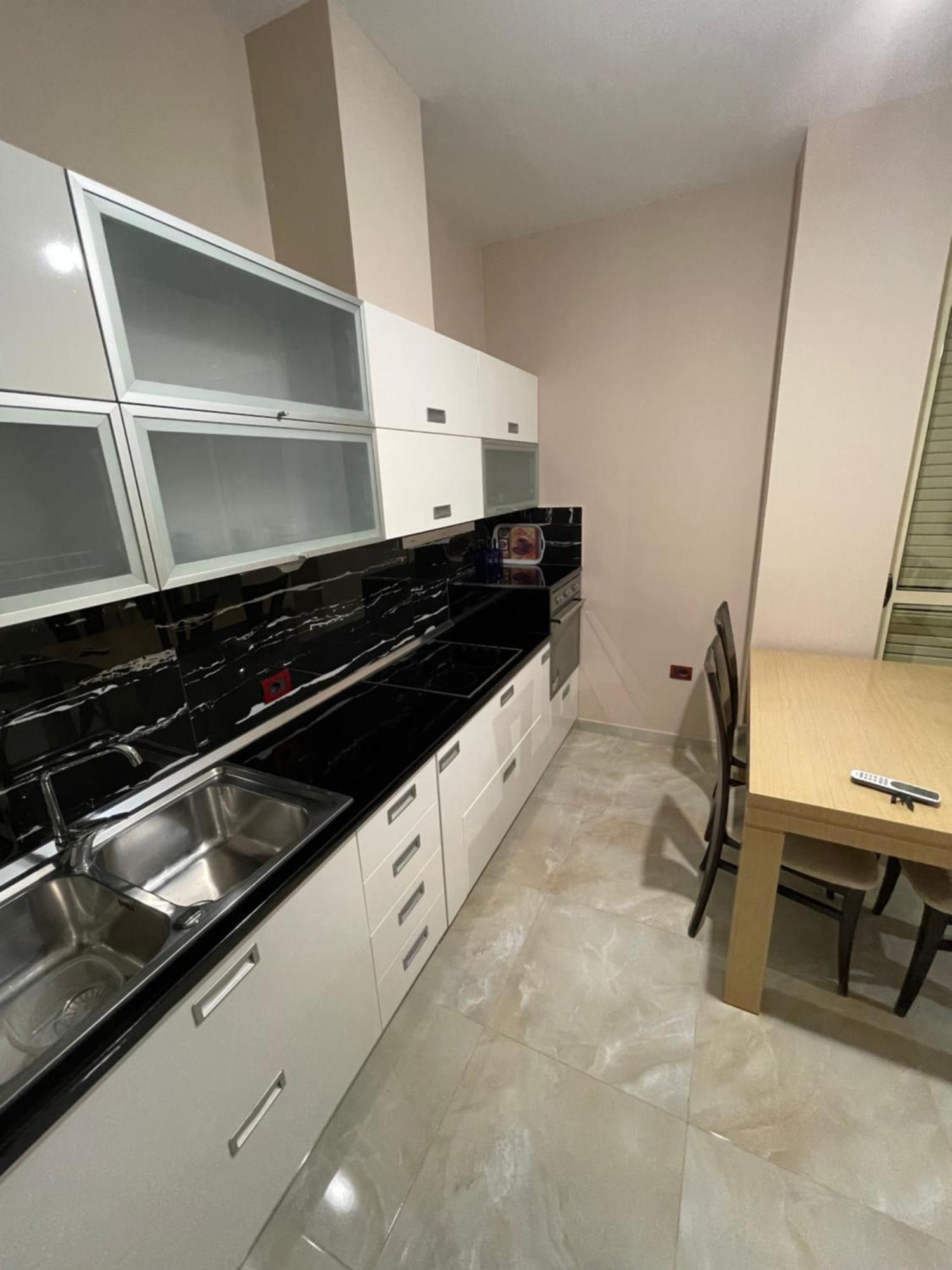 New Donantelo Hotel Vlorë Exteriör bild
