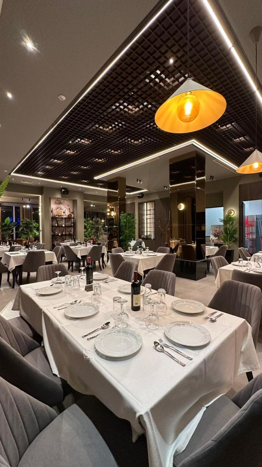 New Donantelo Hotel Vlorë Exteriör bild