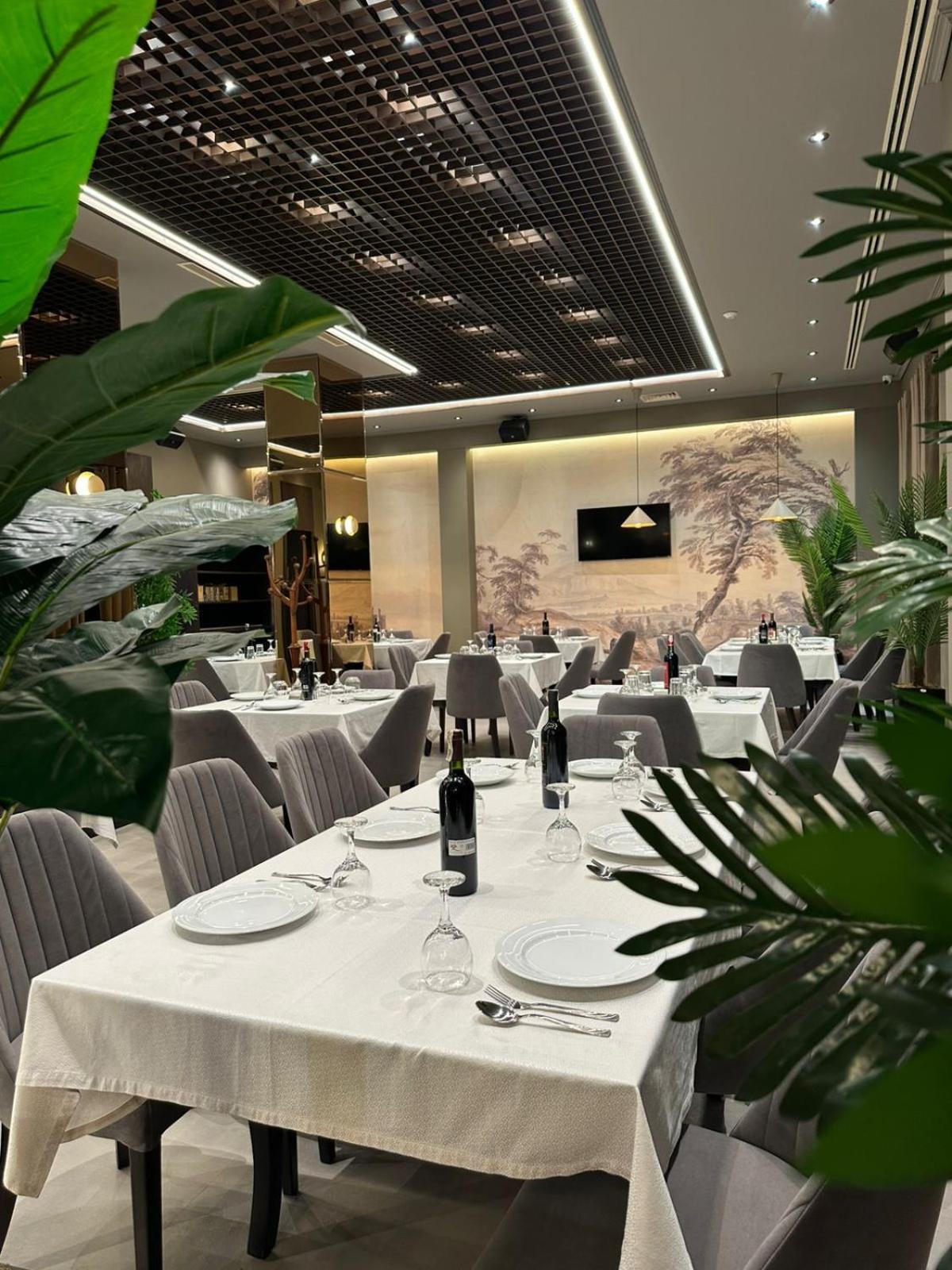 New Donantelo Hotel Vlorë Exteriör bild