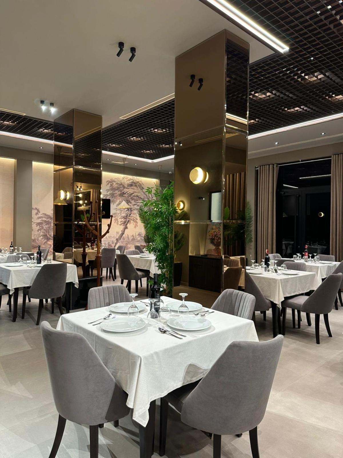 New Donantelo Hotel Vlorë Exteriör bild
